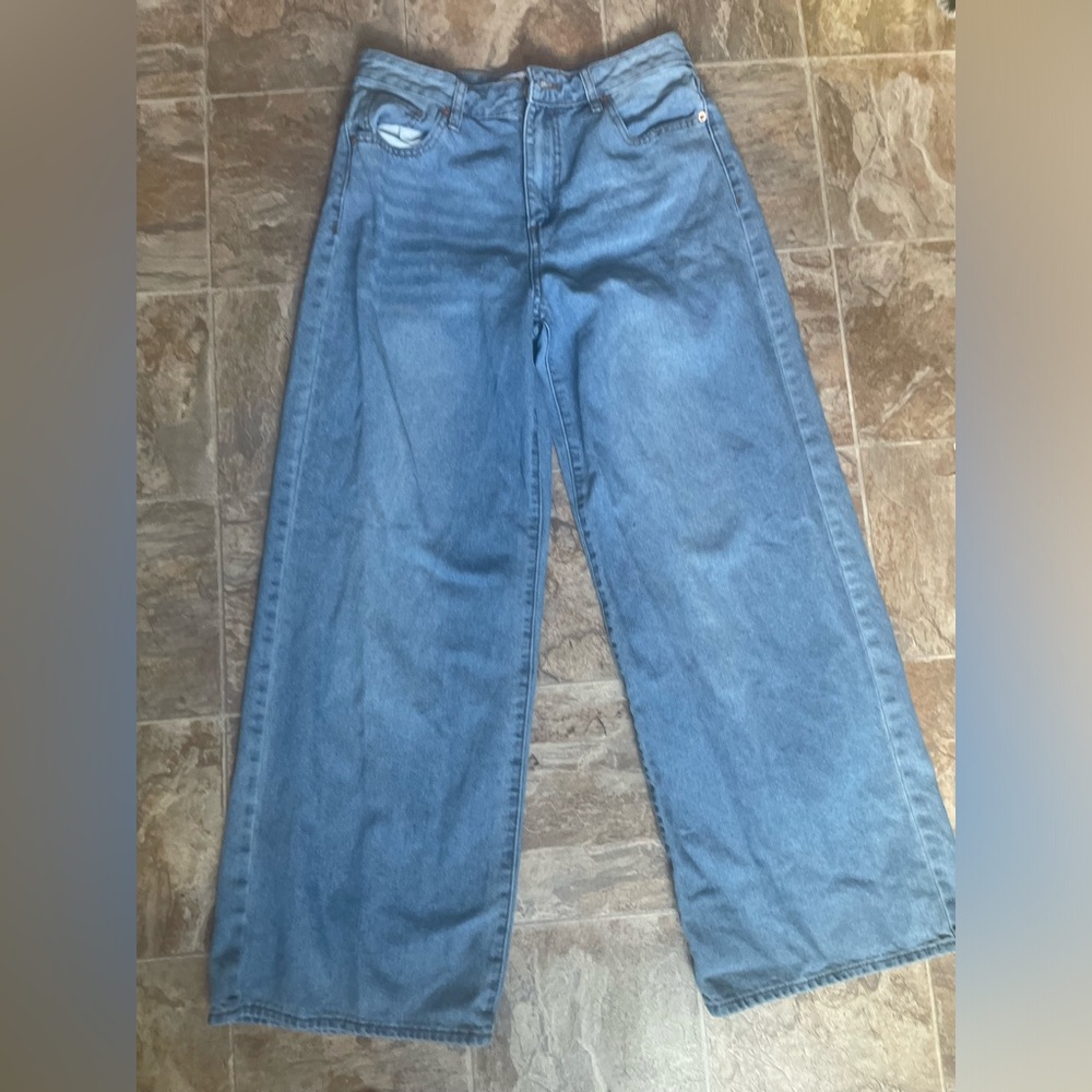 Loose wide leg jeans